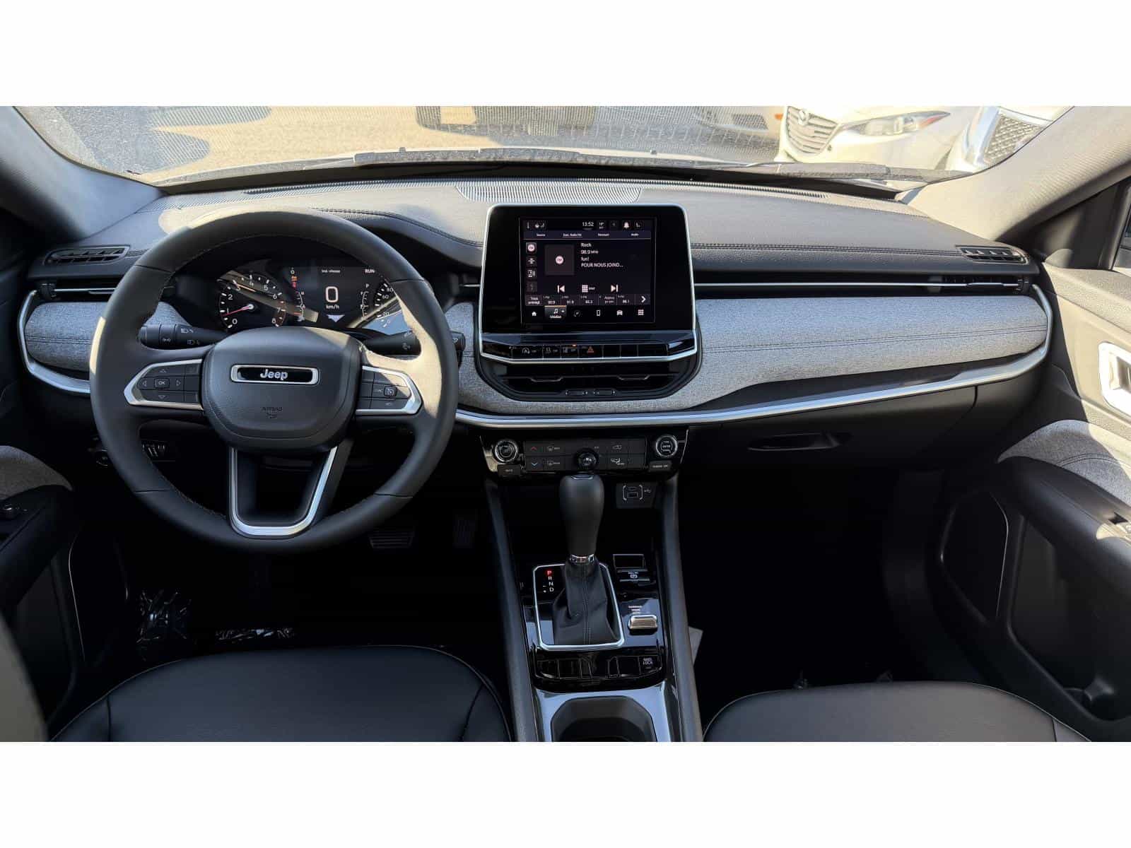 Image 11 Jeep Compass North 2026