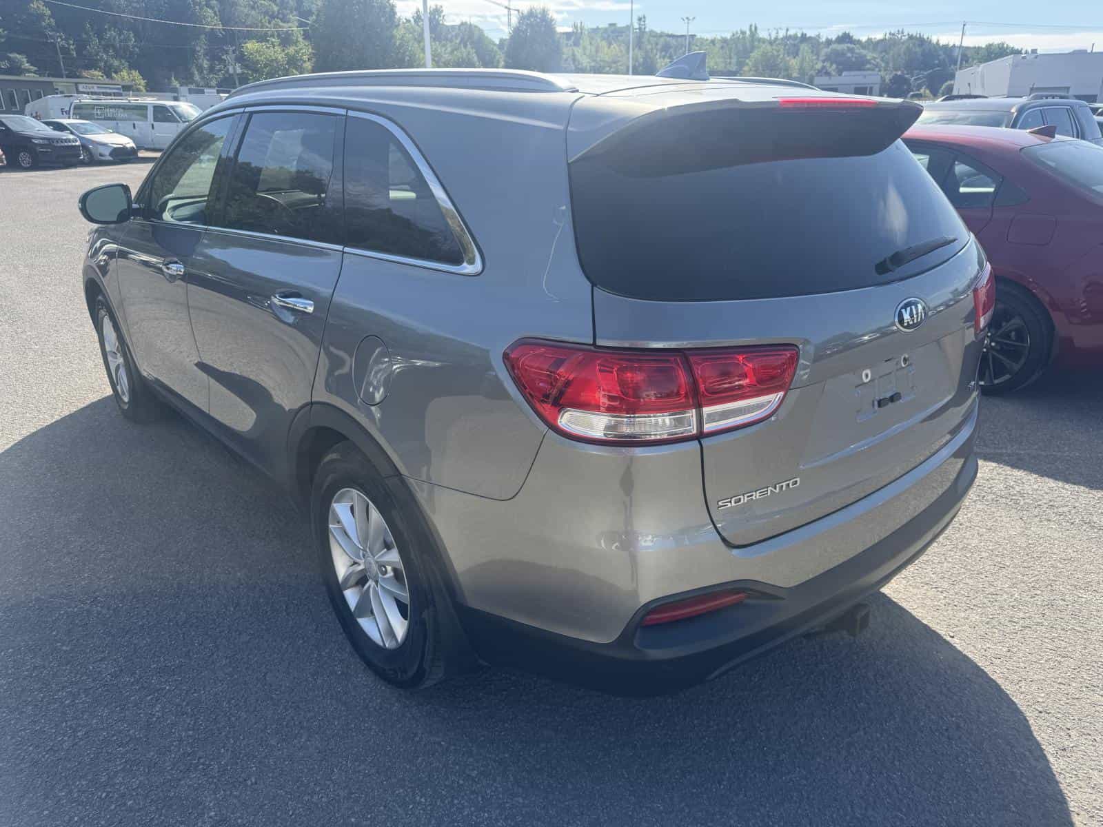 2018 Kia SORENTO LX/L LX V6 - Image 2