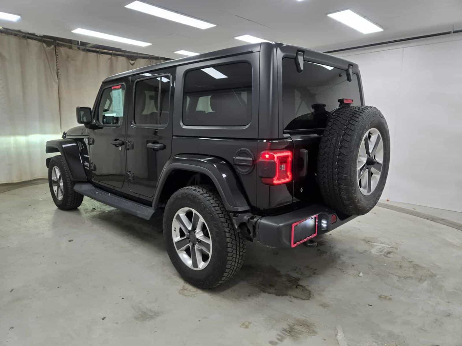 2020 Jeep WRANGLER UNLIMITED SAHARA Unlimited Sahara - Image 4