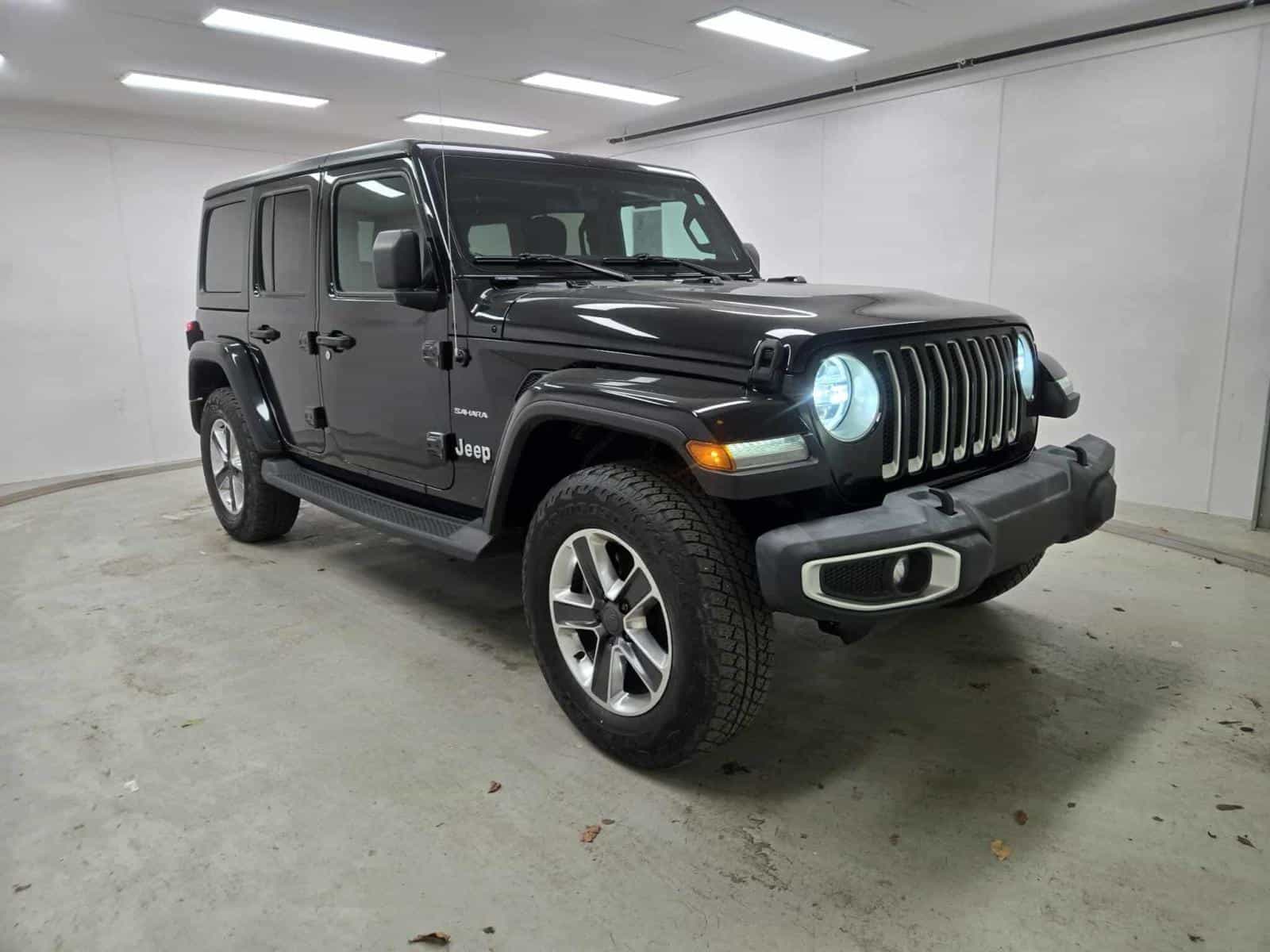 2020 Jeep WRANGLER UNLIMITED SAHARA Unlimited Sahara - Image 3