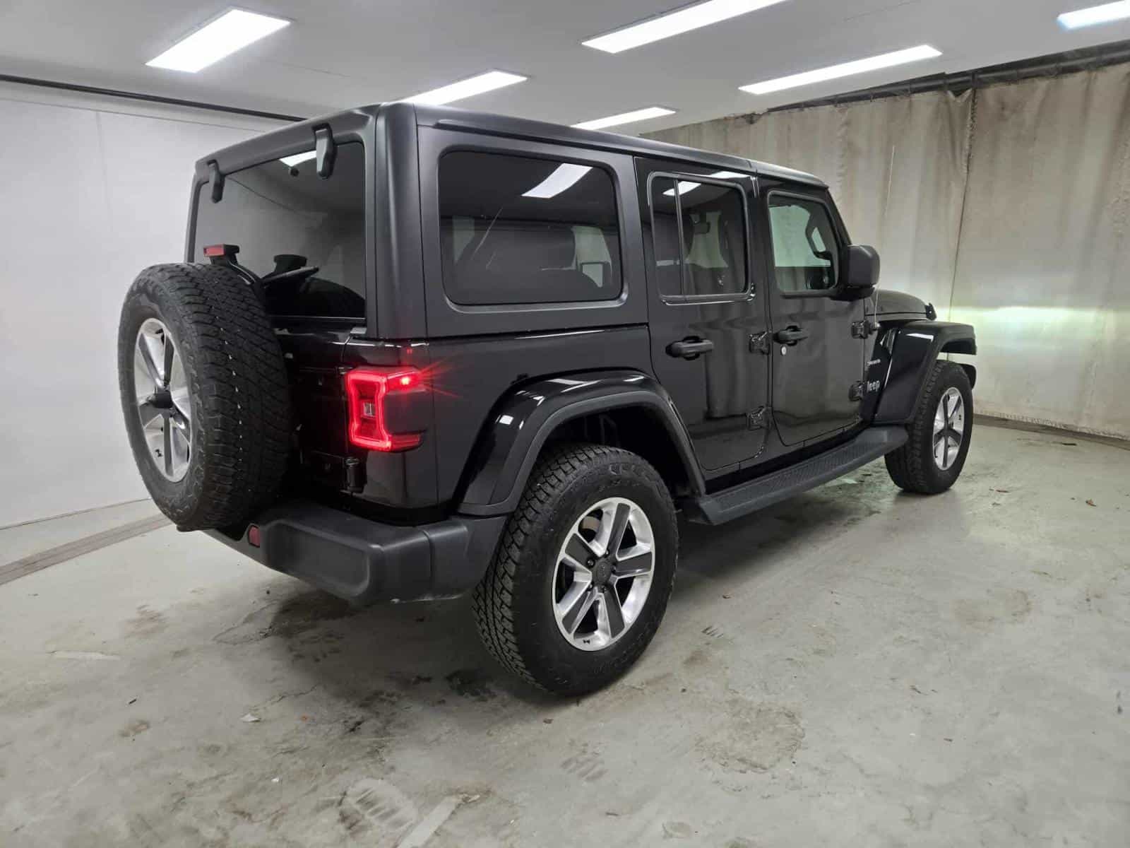 2020 Jeep WRANGLER UNLIMITED SAHARA Unlimited Sahara - Image 6