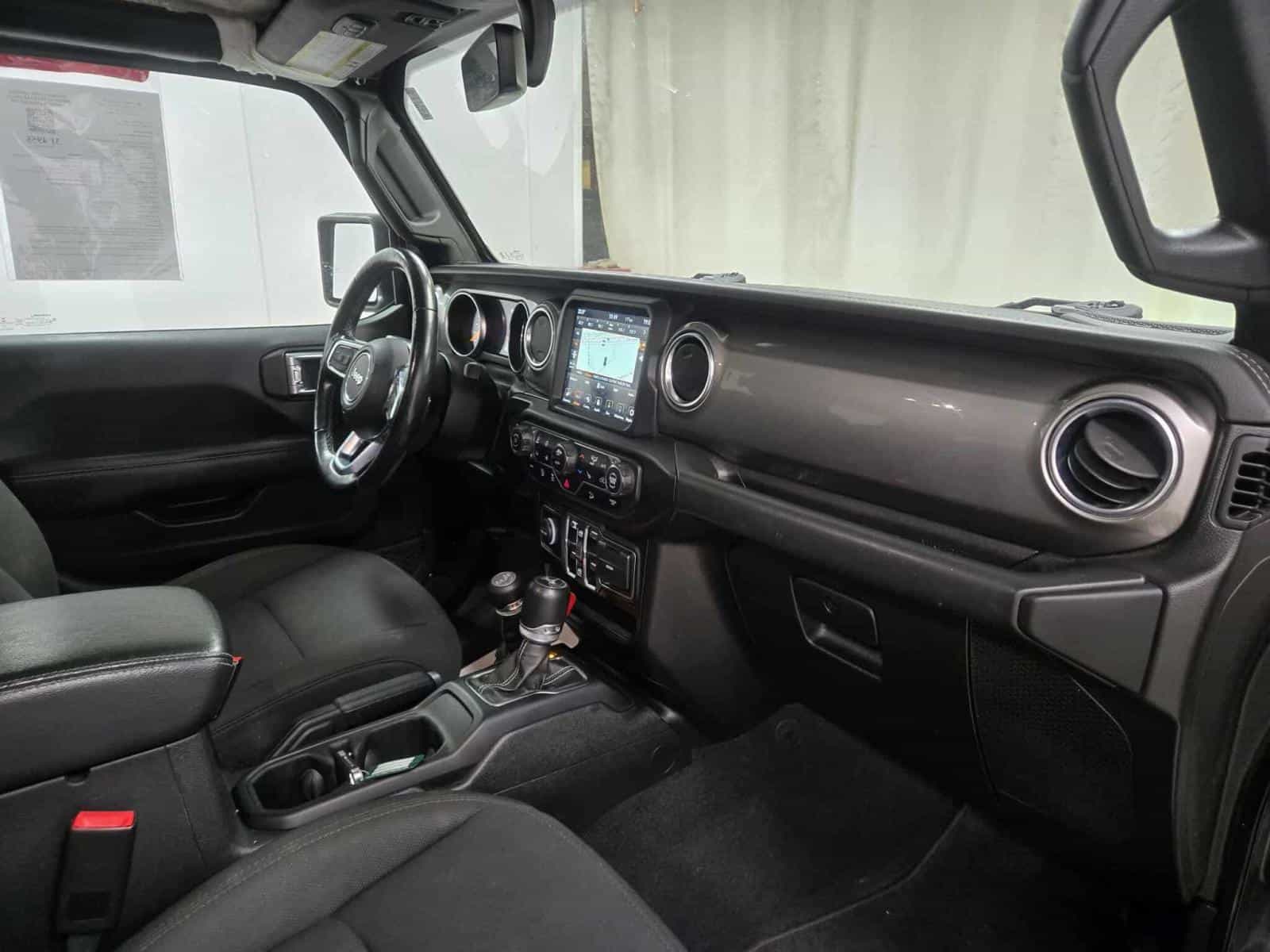 2020 Jeep WRANGLER UNLIMITED SAHARA Unlimited Sahara - Image 12