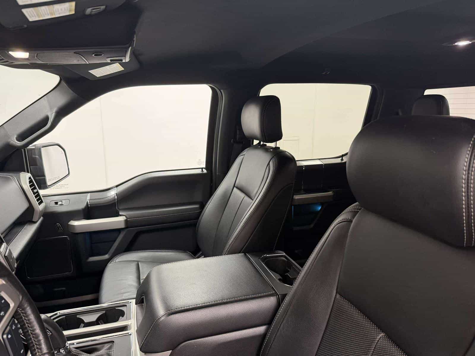 2019 Ford F150 SUPERCREW Lariat - Image 12