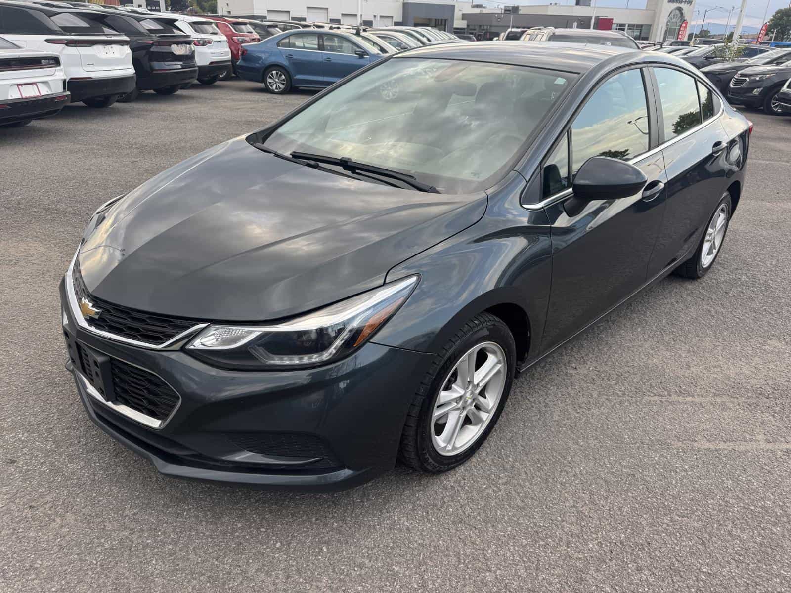 2018 Chevrolet CRUZE LT LT - Image 1