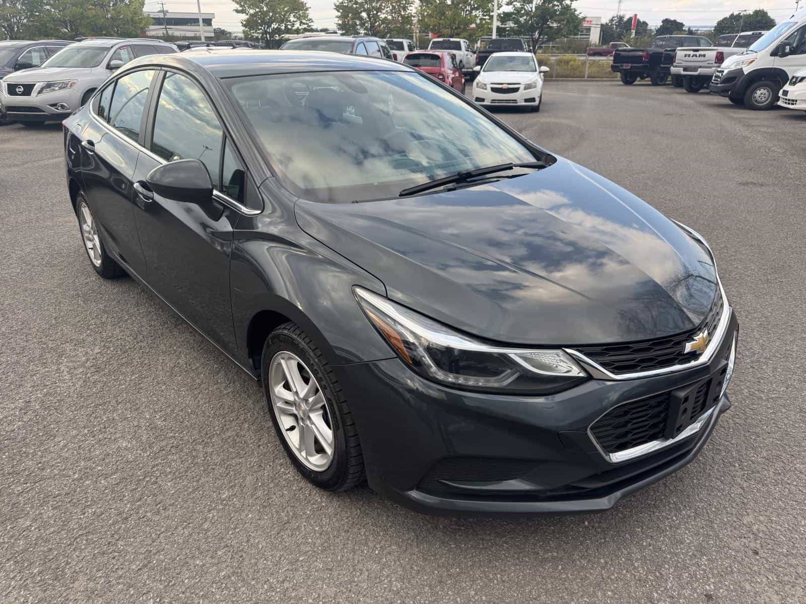 2018 Chevrolet CRUZE LT LT - Image 6