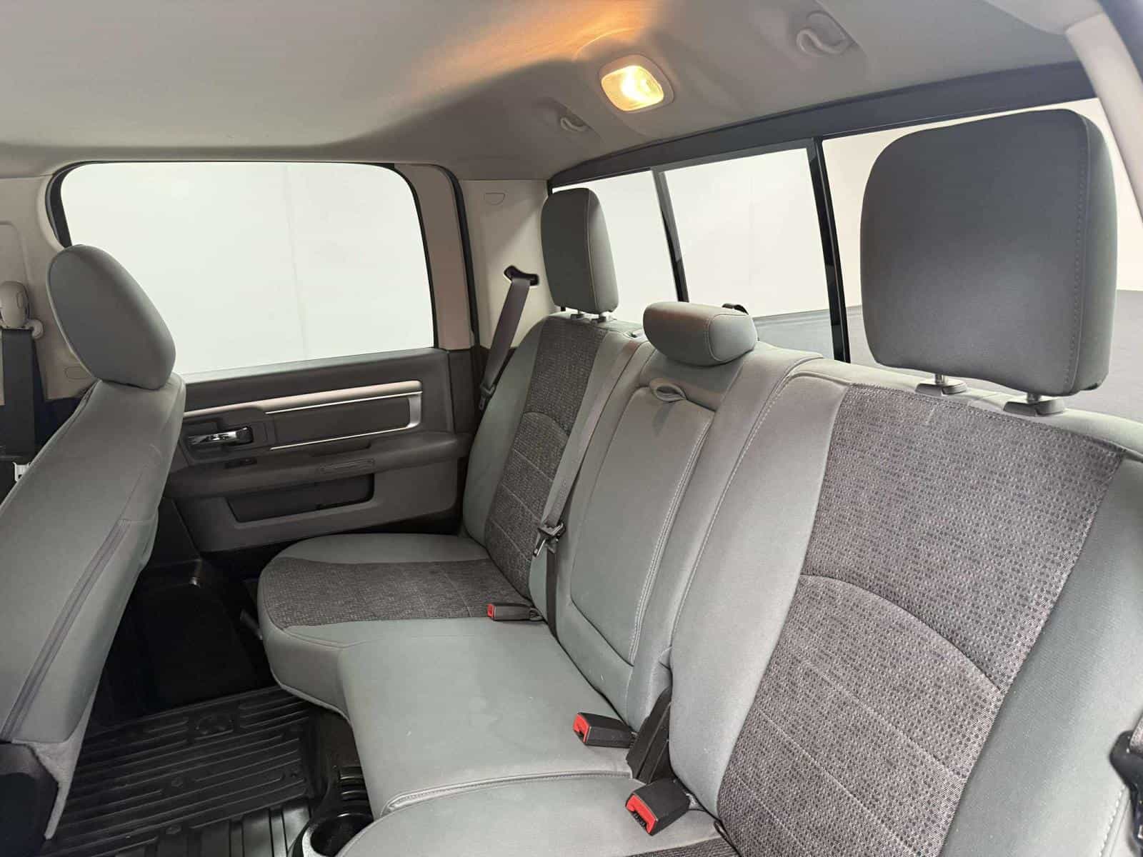 2019 RAM 1500 CLASSIC SLT SLT - Image 8