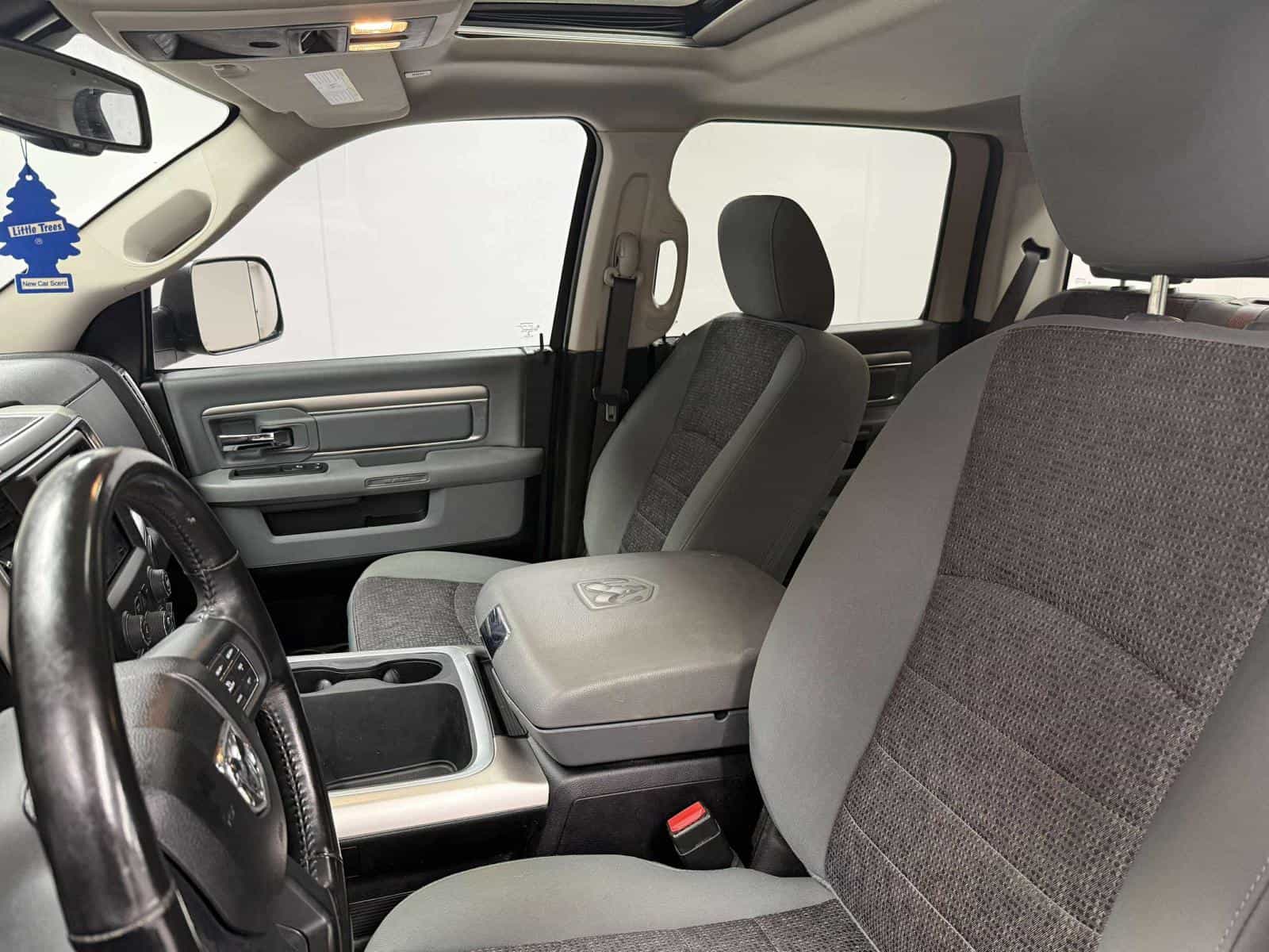 2019 RAM 1500 CLASSIC SLT SLT - Image 12