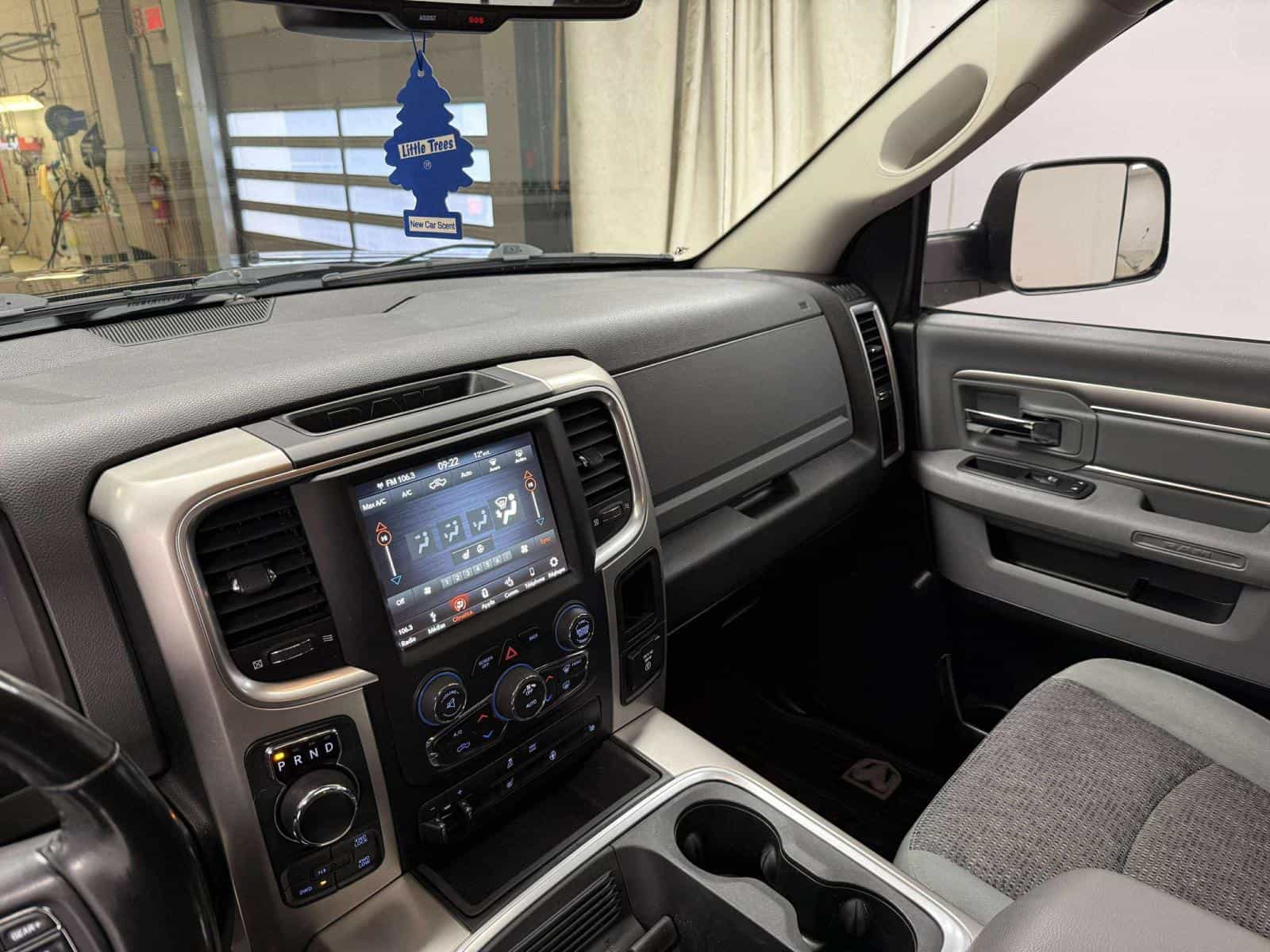 2019 RAM 1500 CLASSIC SLT SLT - Image 14