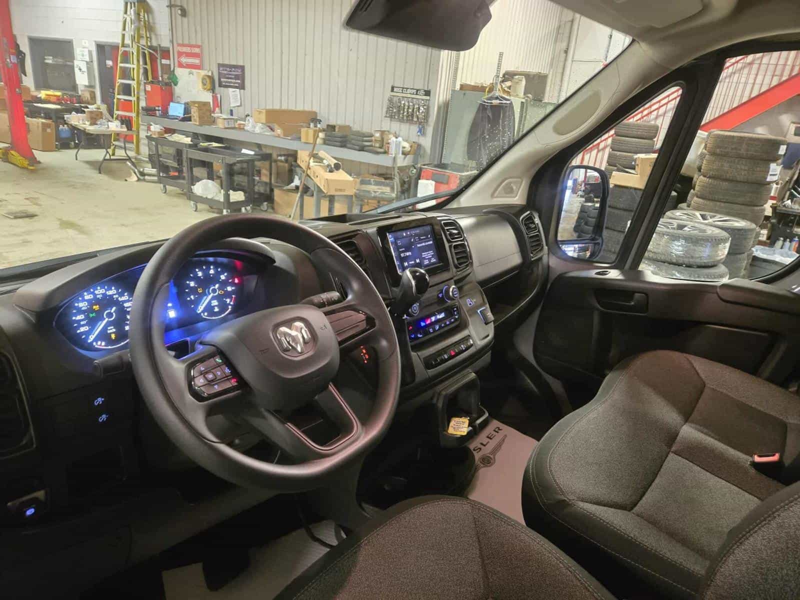 2025 RAM Promaster 3500 High SLT HR - Image 12