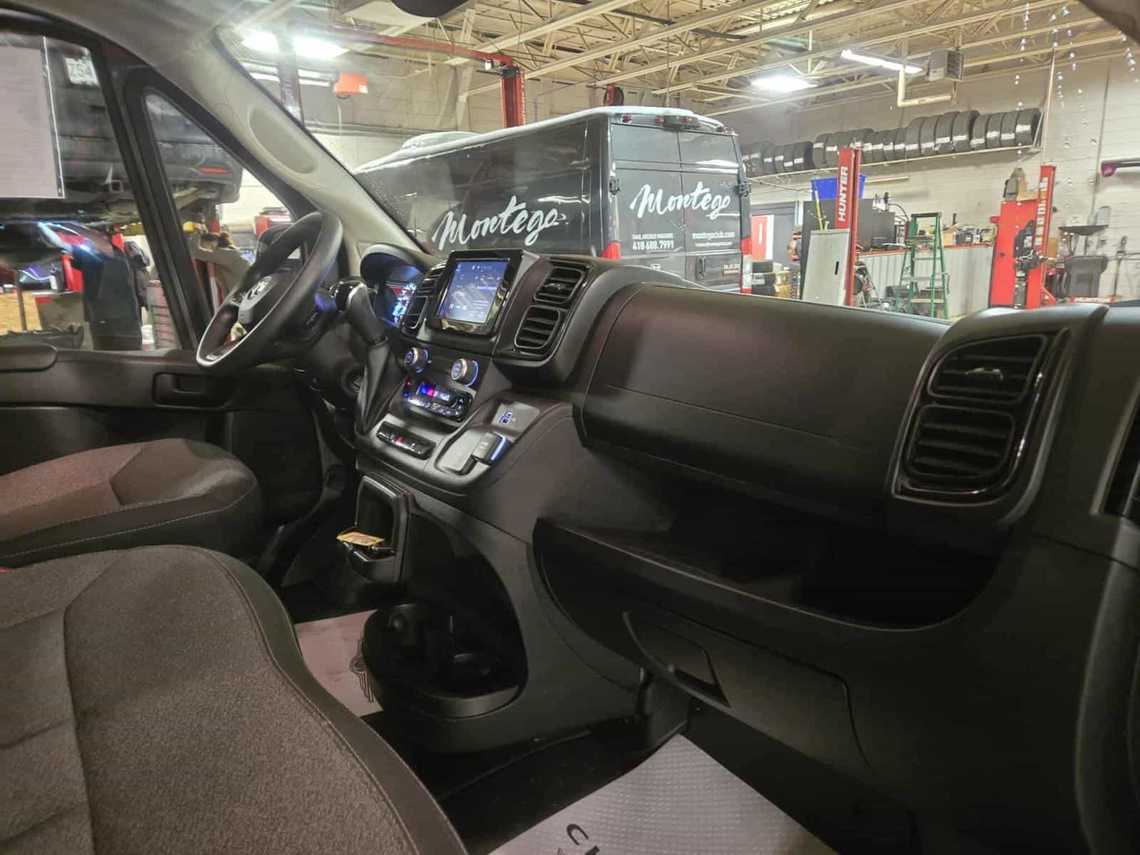 2025 RAM Promaster 3500 High SLT HR - Image 10