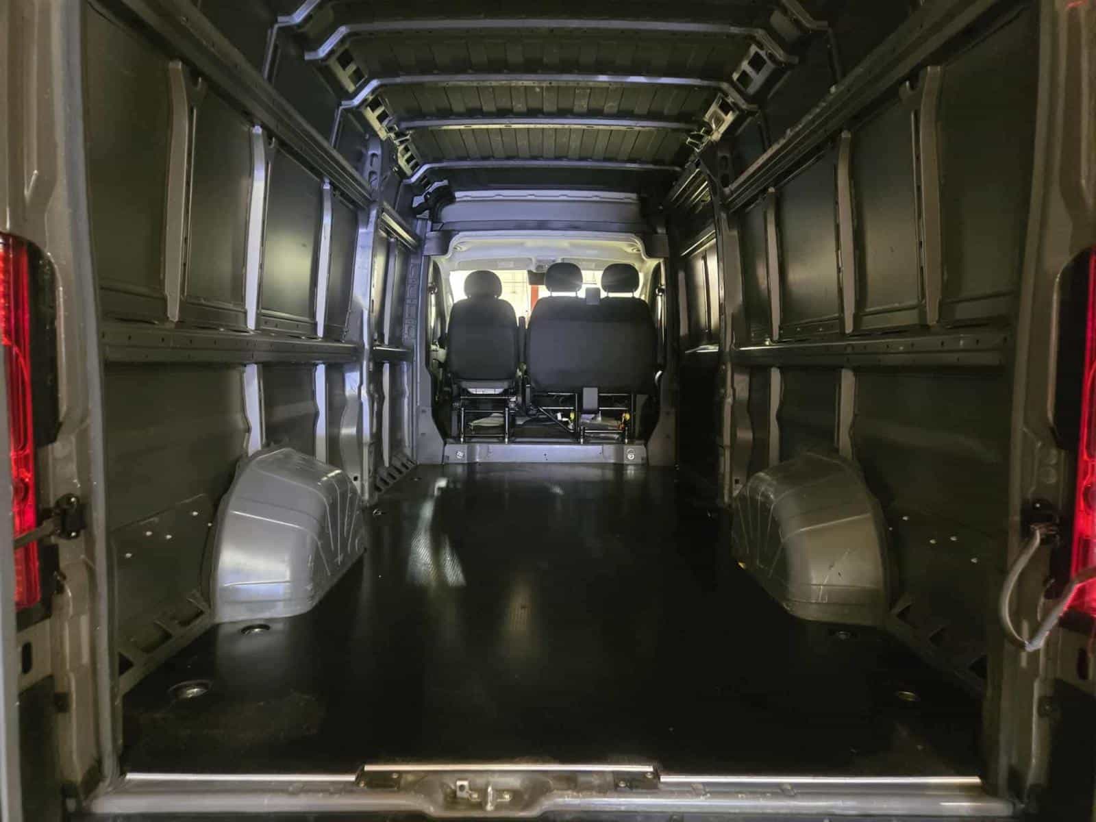 2025 RAM Promaster 3500 High SLT HR - Image 9