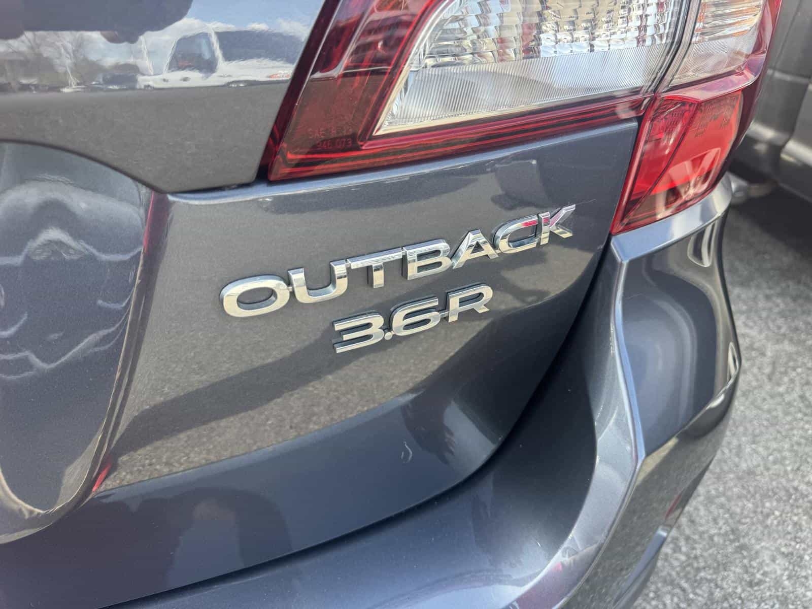 2016 Subaru Outback 3.6R Premium 3.6R Touring - Image 3