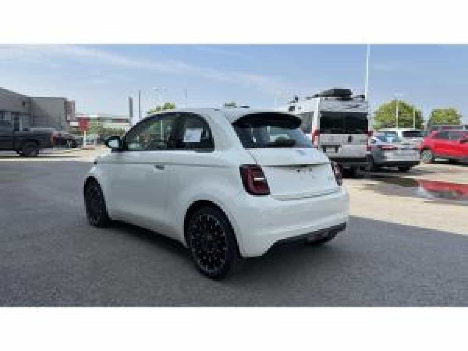 2025 Fiat All-New 500e BEV 500e RED - Image 5