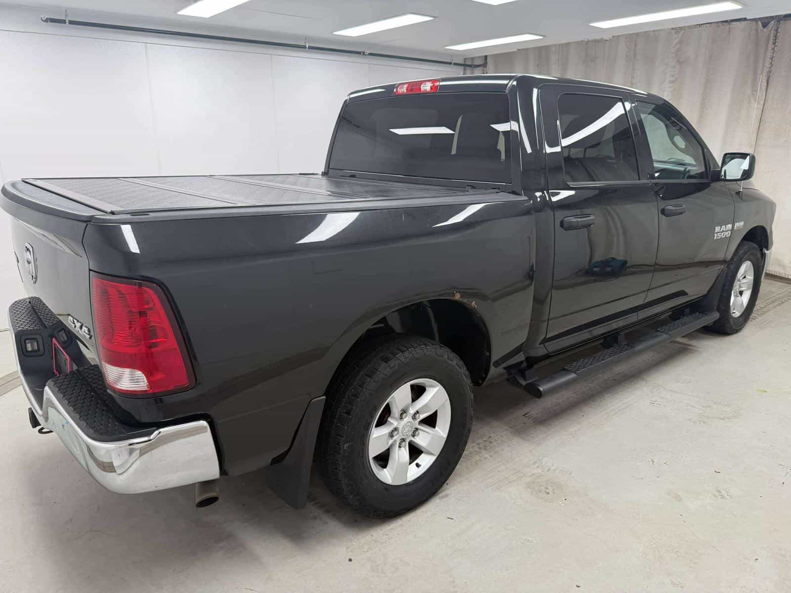 2017 RAM 1500 ST SXT - Image 4