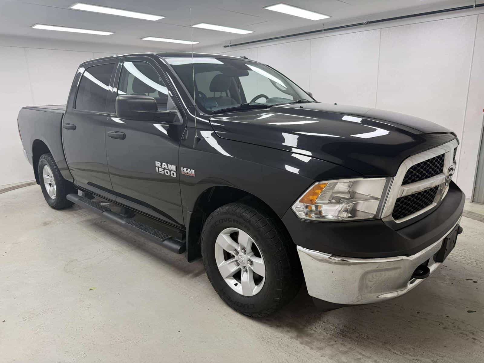 2017 RAM 1500 ST SXT - Image 3