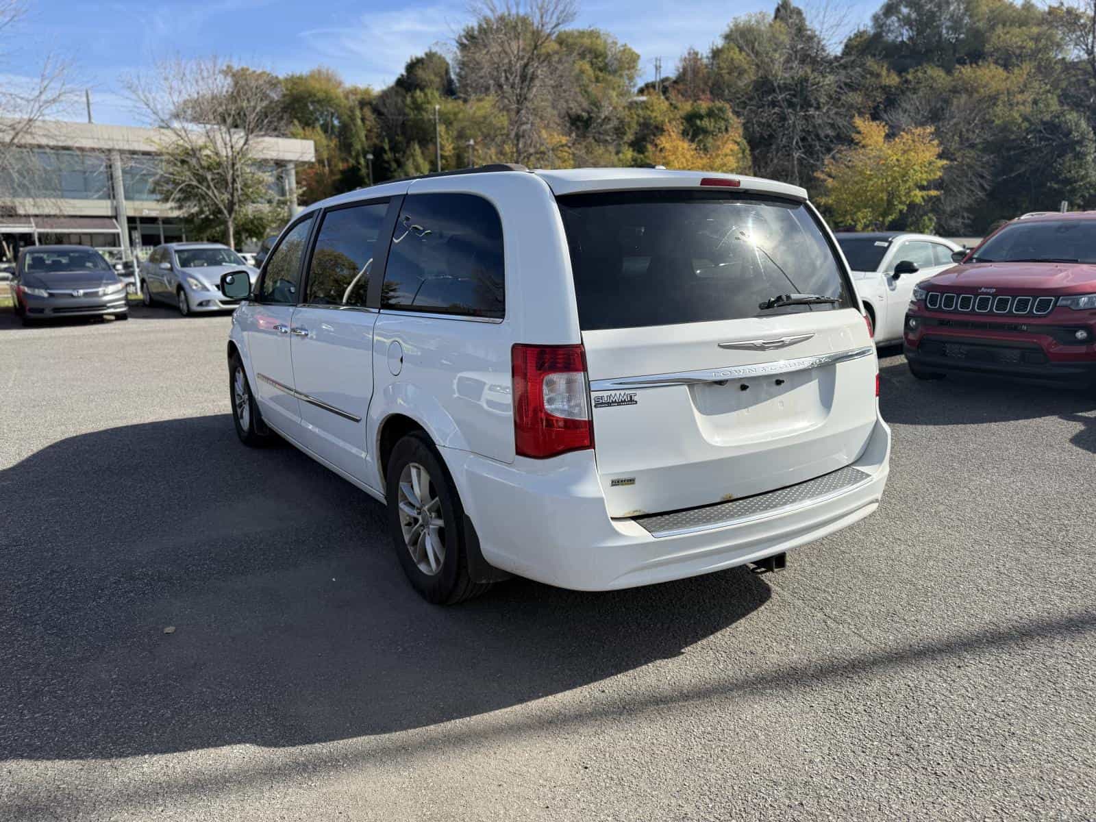 2014 Chrysler Town & Country Touring L Touring - Image 7
