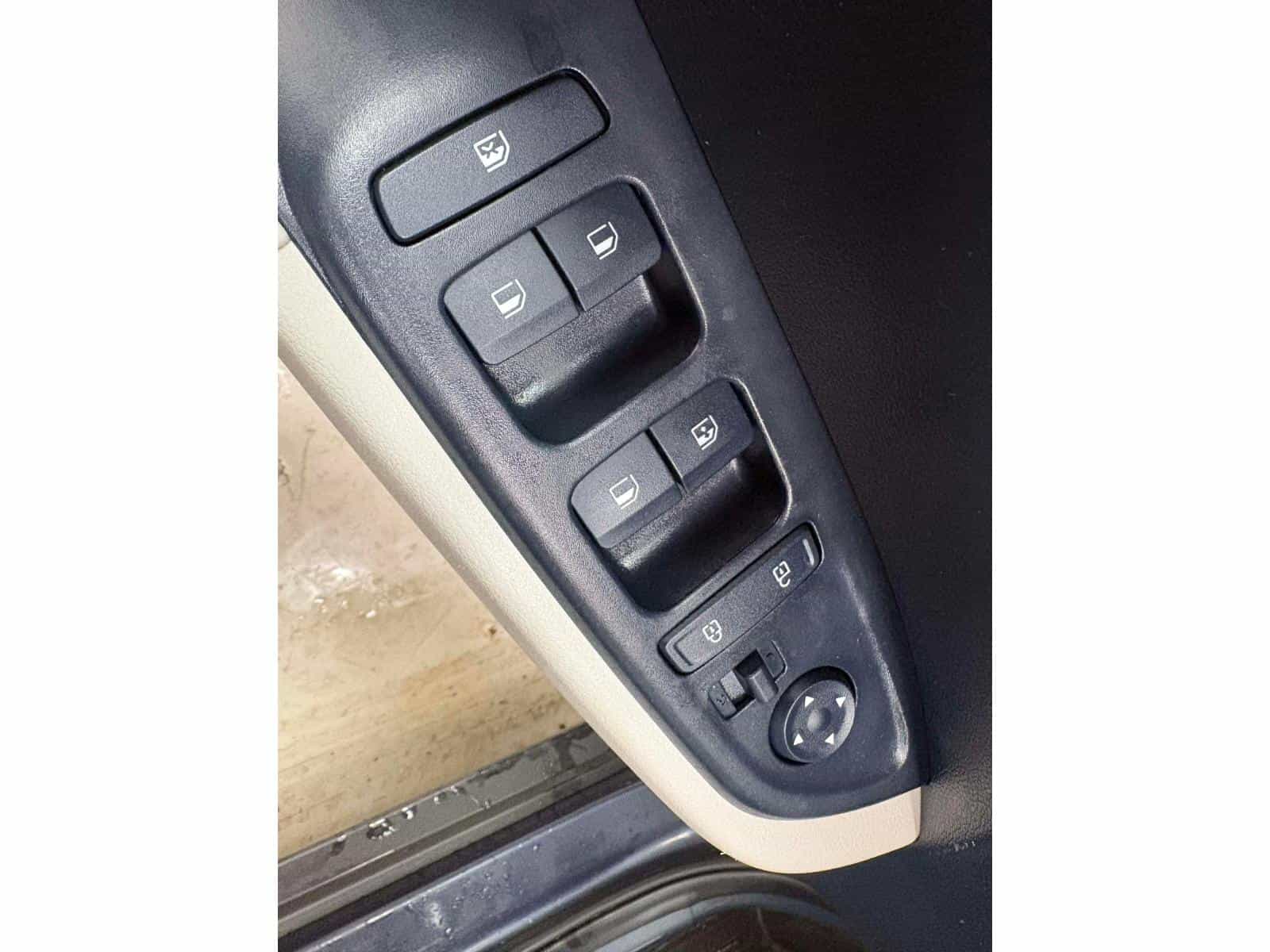 2021 Hyundai Venue Ultimate Ultimate - Image 12