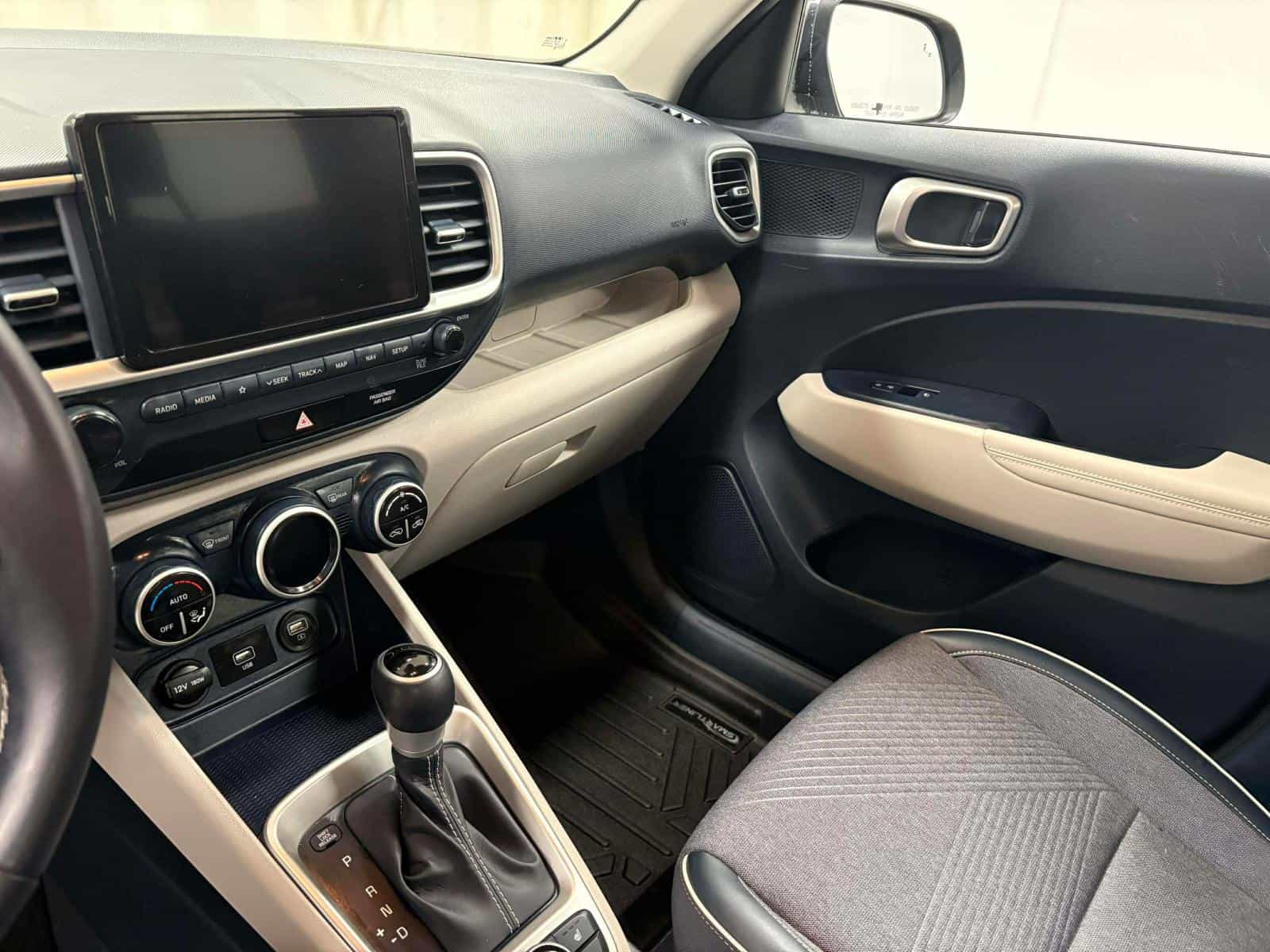 2021 Hyundai Venue Ultimate Ultimate - Image 13