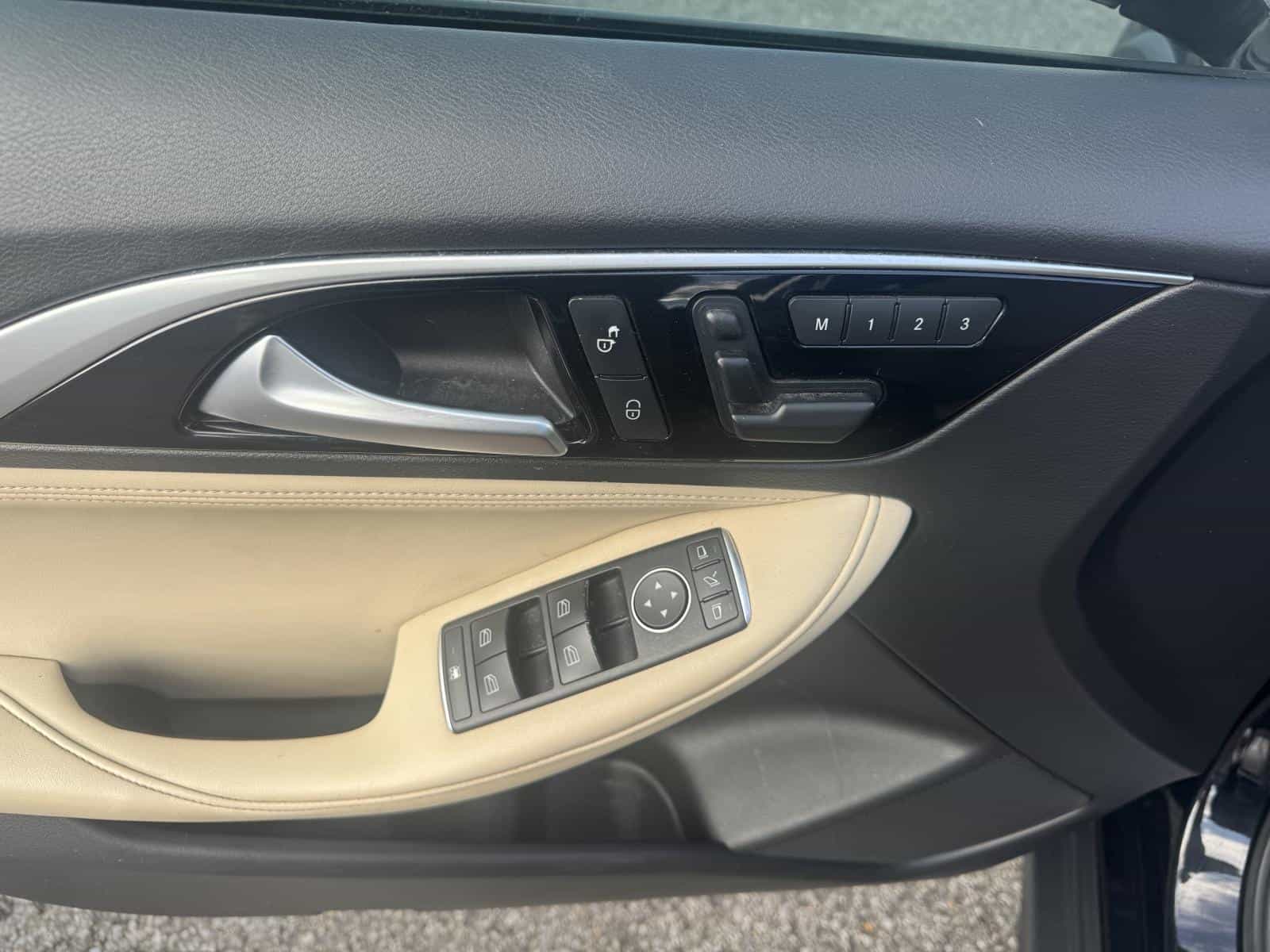 2017 Infiniti QX30 Premium - Image 8