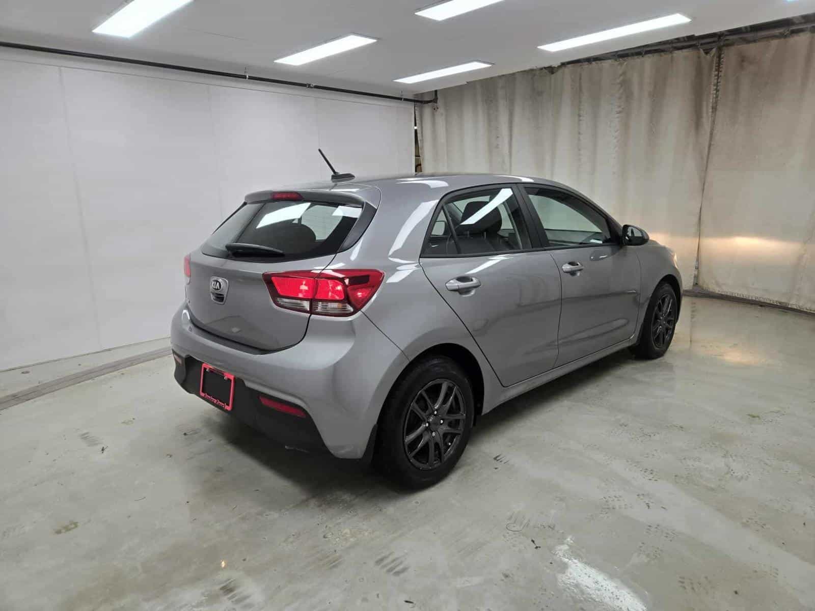 2021 Kia Rio Lx+ 5-door - Image 4