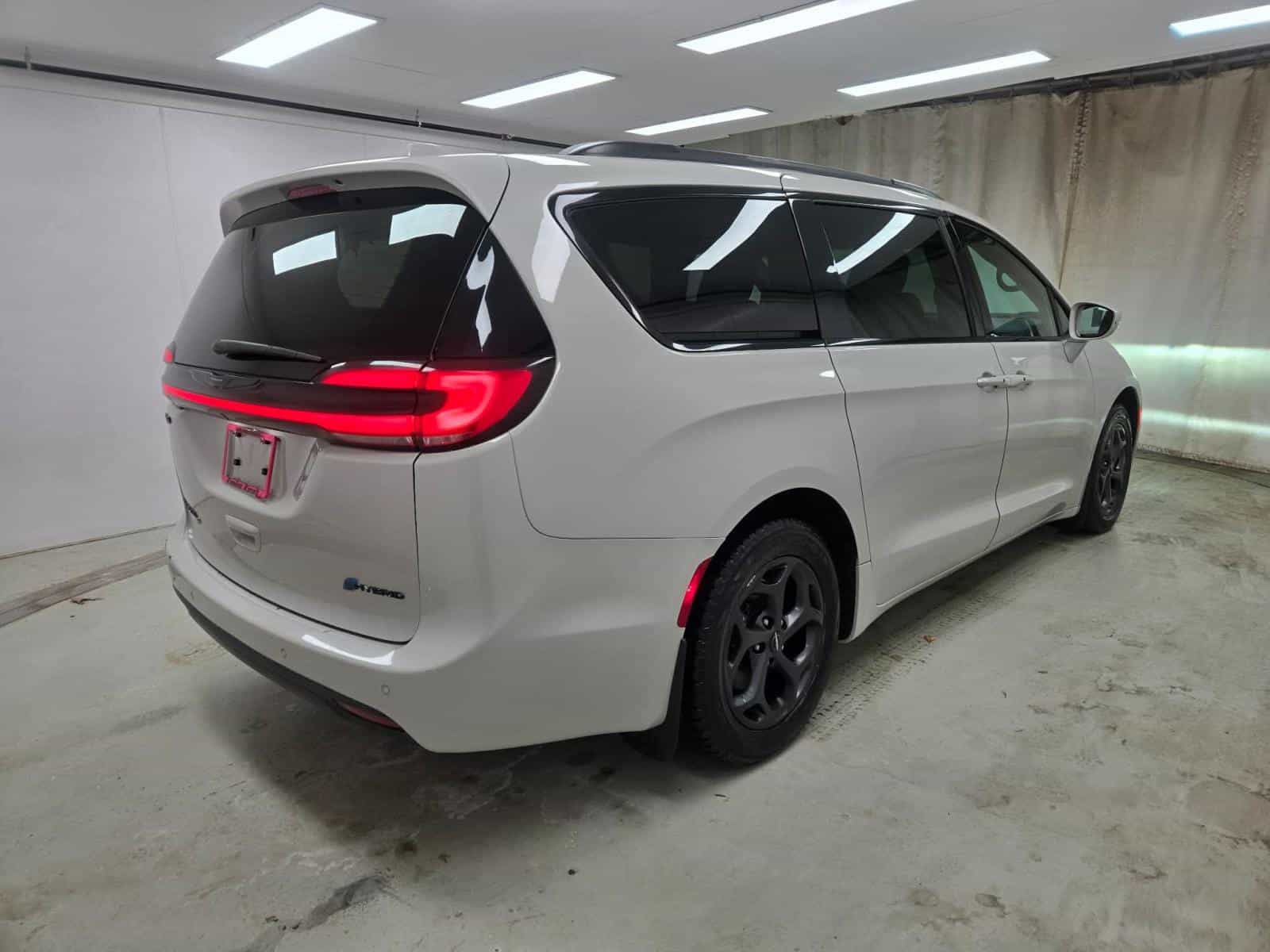 Image 6 Chrysler Pacifica Hybrid Touring 2021