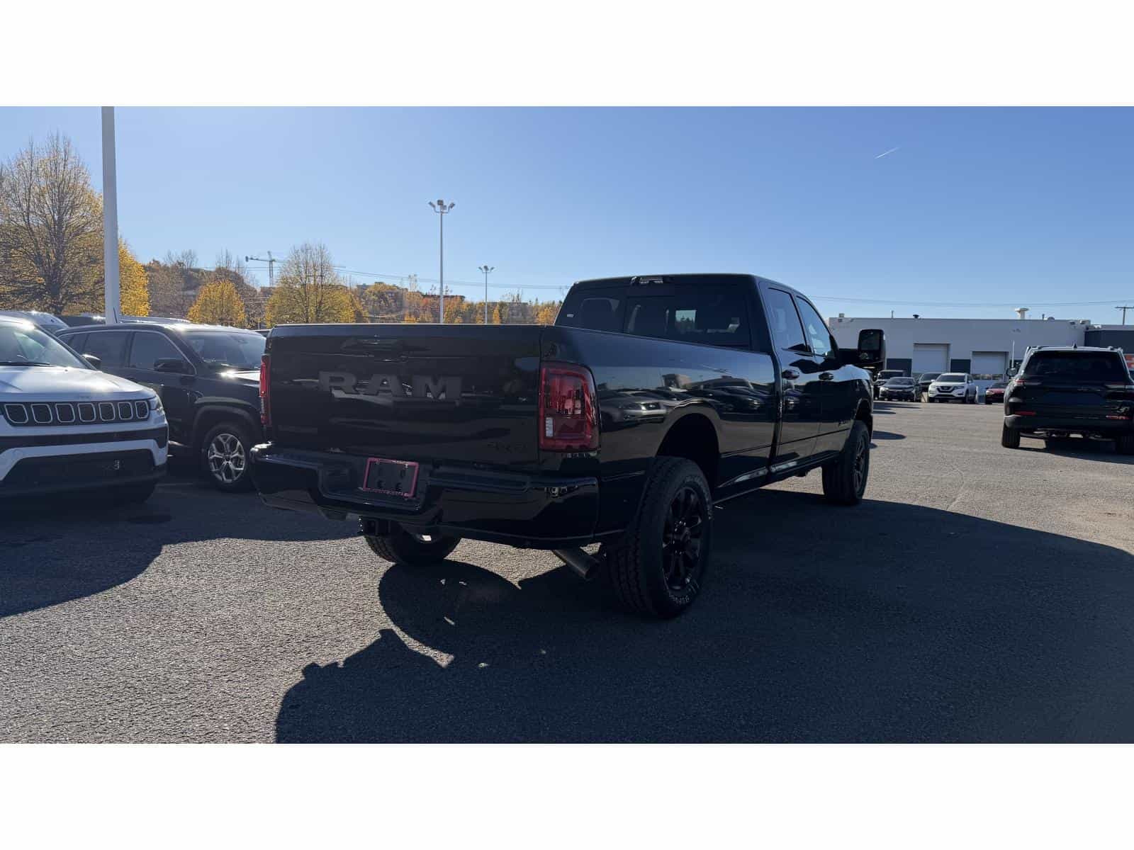 Image 3 RAM 3500 Laramie 2026