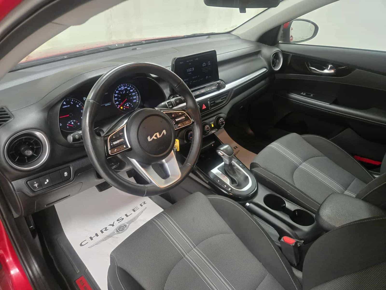 2022 Kia FORTE EX GT-Line - Image 13