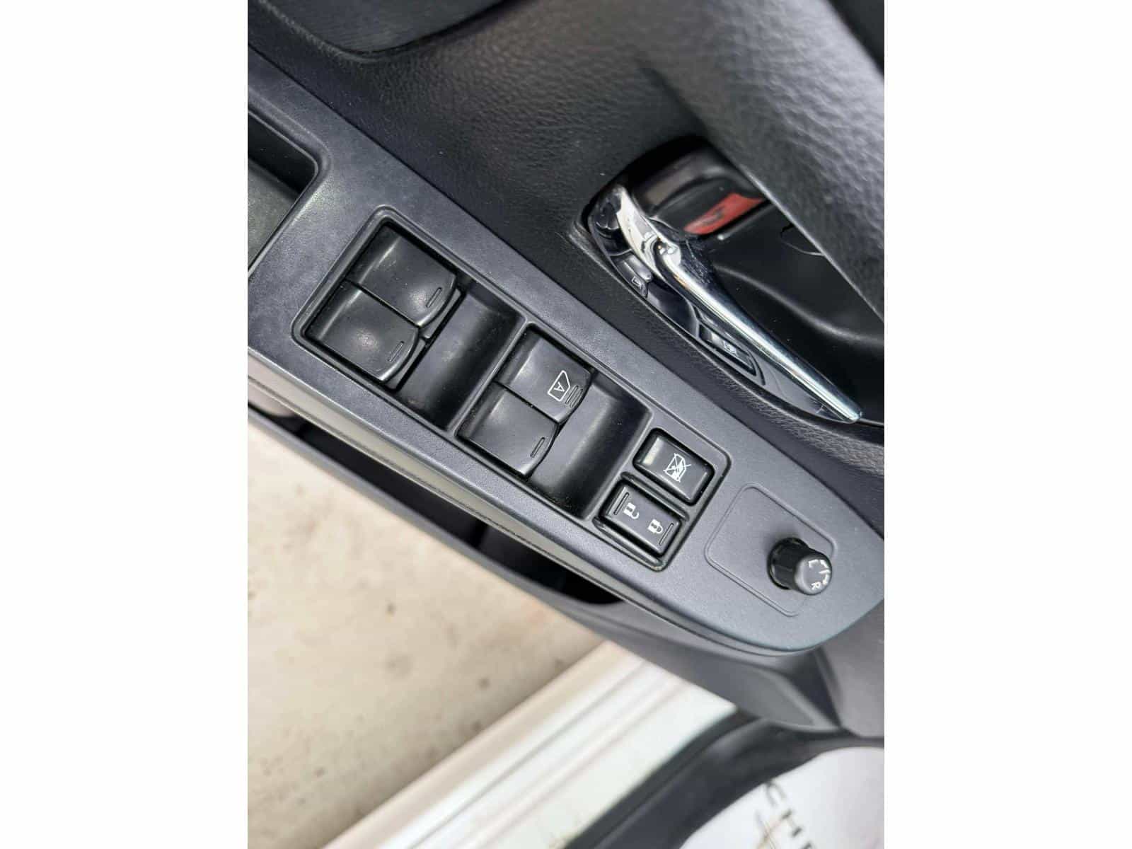 2012 Subaru Impreza Premium Touring - Image 11