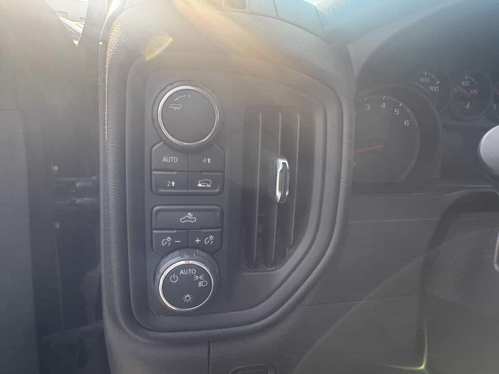 Image 9 Chevrolet Silverado K1500 Custom Custom 2020