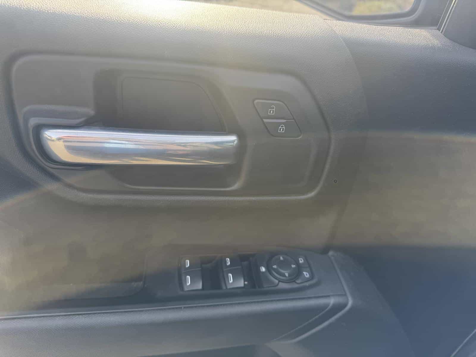 2020 Chevrolet Silverado K1500 Custom Custom - Image 8