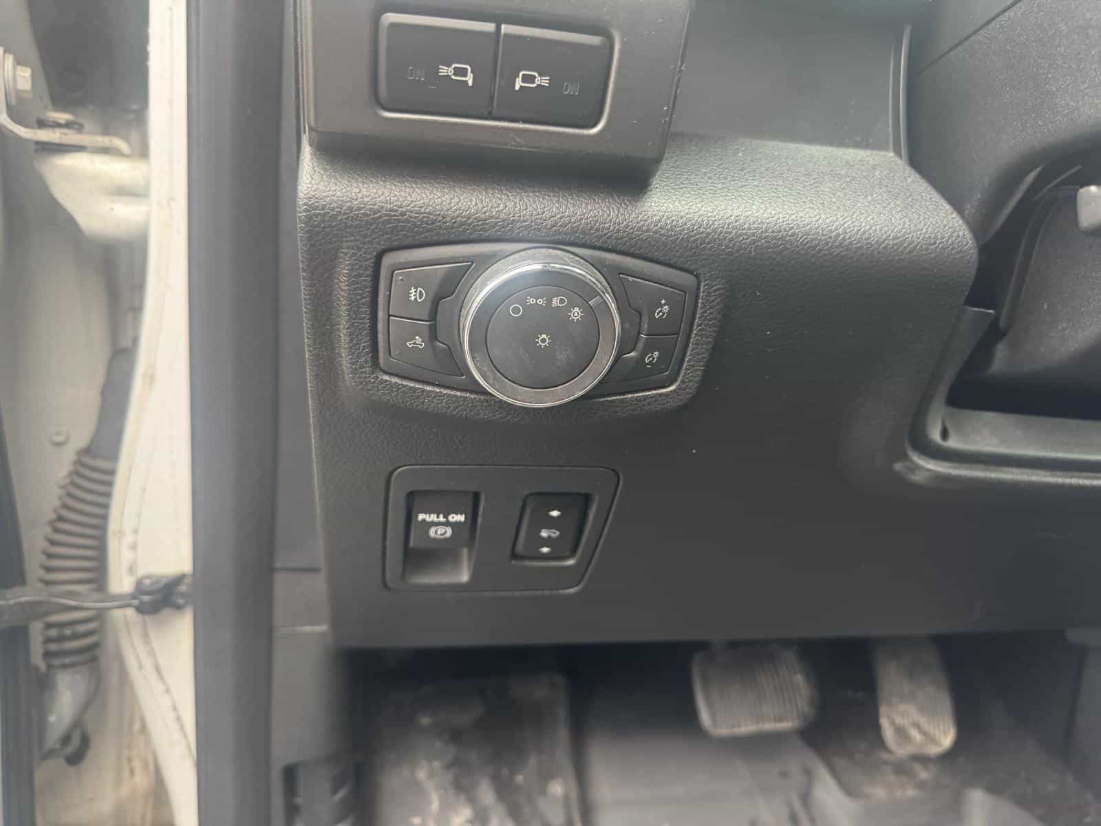 2018 Ford F150 SUPERCREW XLT - Image 8