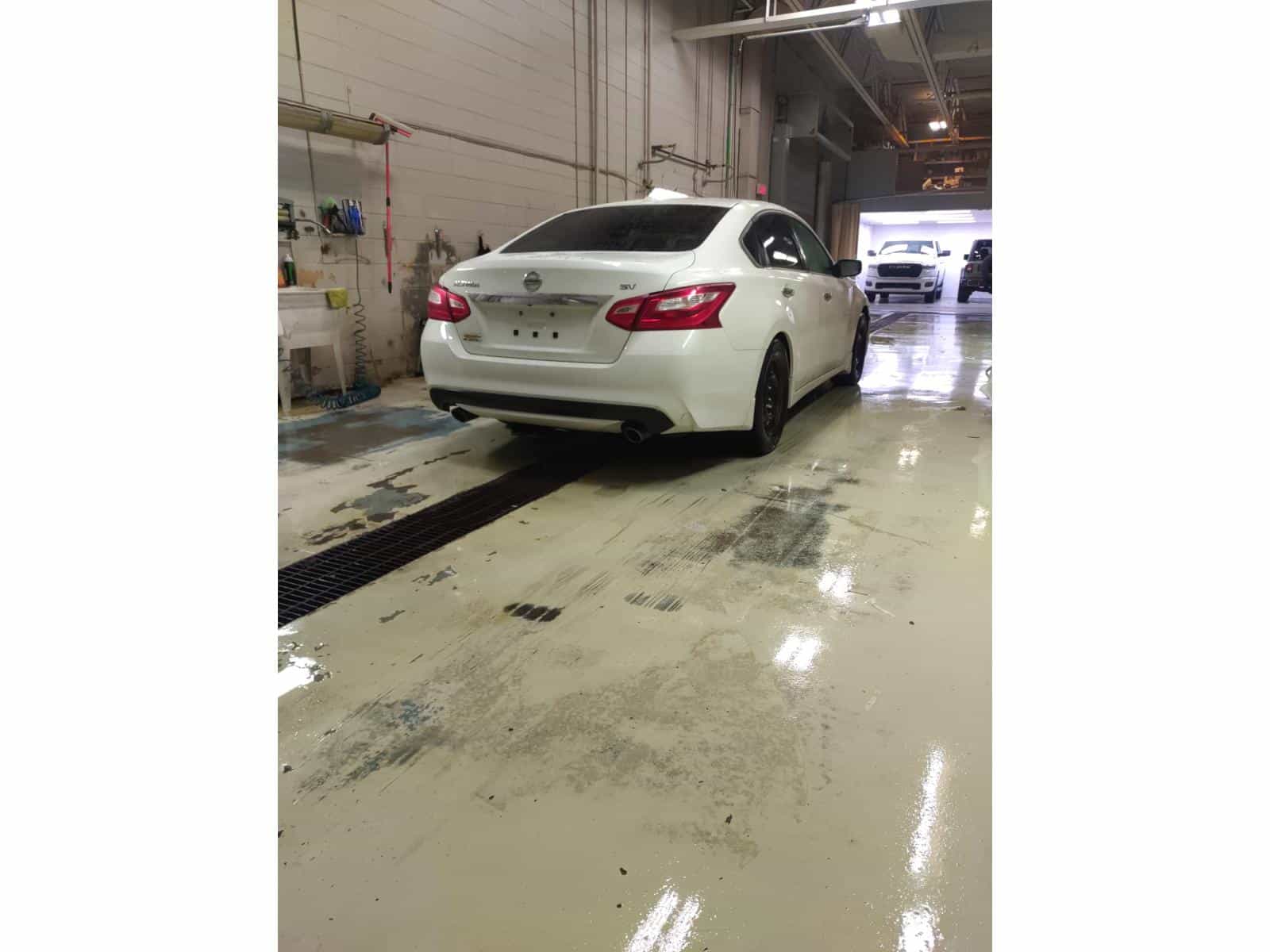 2017 Nissan Altima 2.5/S/Sv/Sl/Sr SV - Image 3