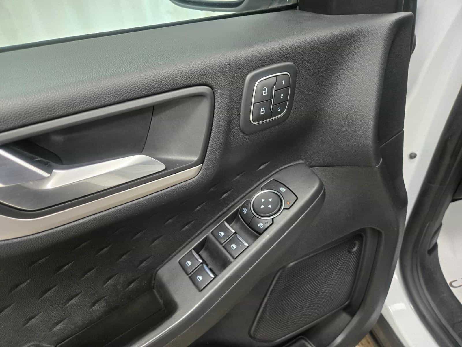 Image 11 Ford ESCAPE SEL SEL 2020