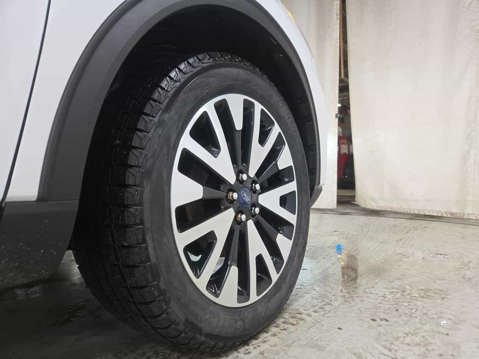 Image 9 Ford ESCAPE SEL SEL 2020