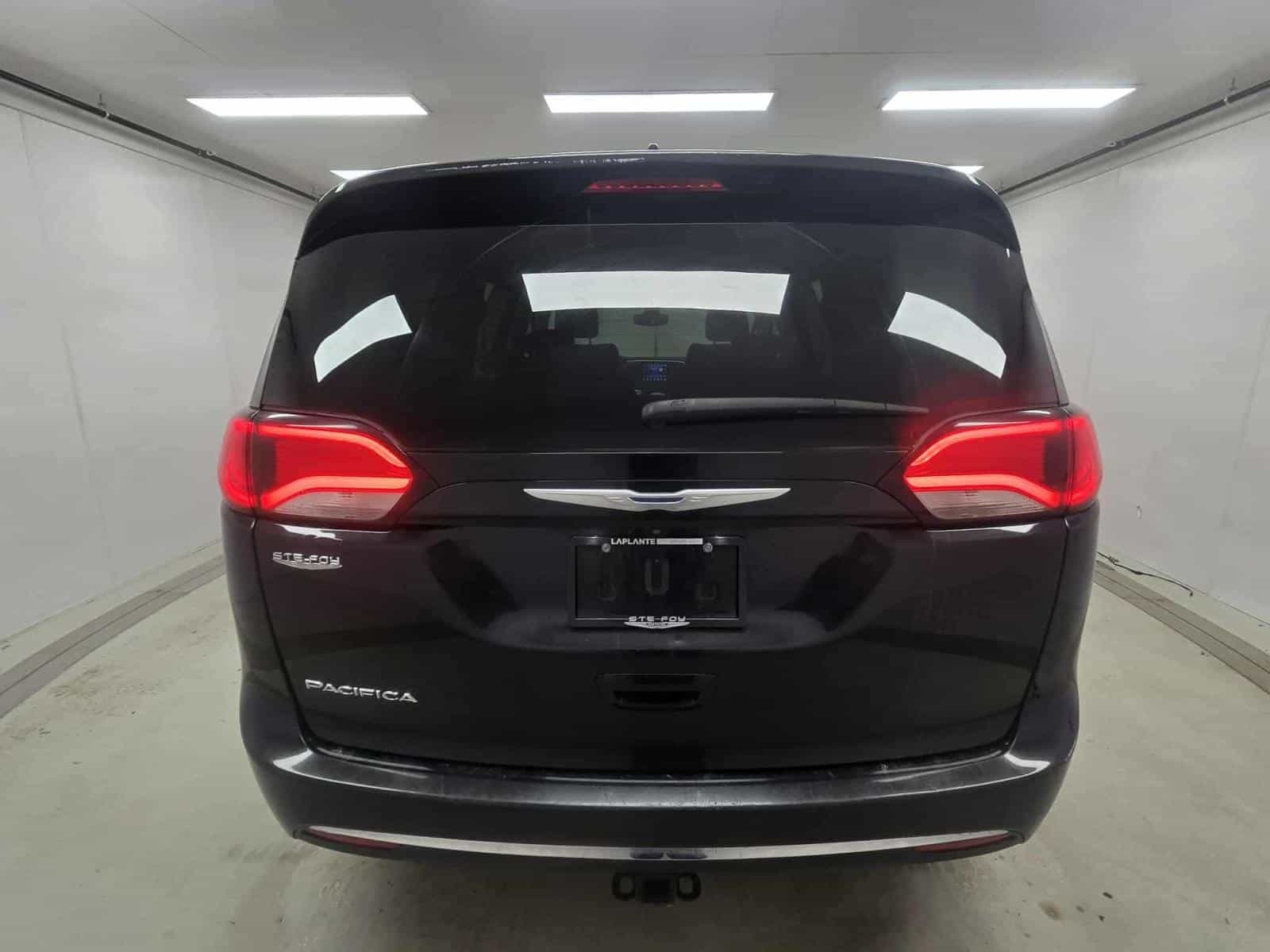 2017 Chrysler Pacifica Touring L - Image 5