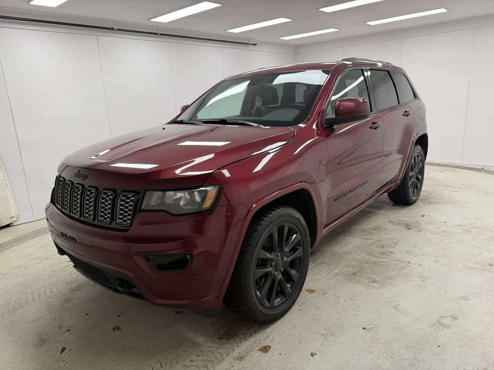 2018 Jeep GRAND CHEROKEE LAREDO/ALT Altitude IV - Image 1
