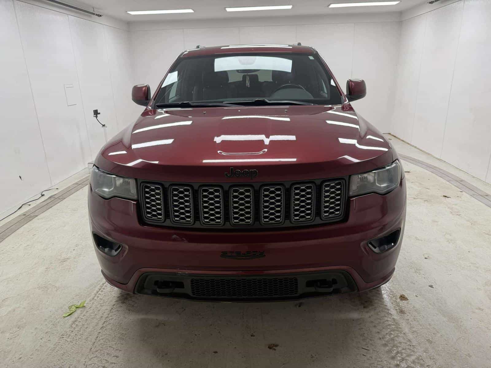 2018 Jeep GRAND CHEROKEE LAREDO/ALT Altitude IV - Image 2