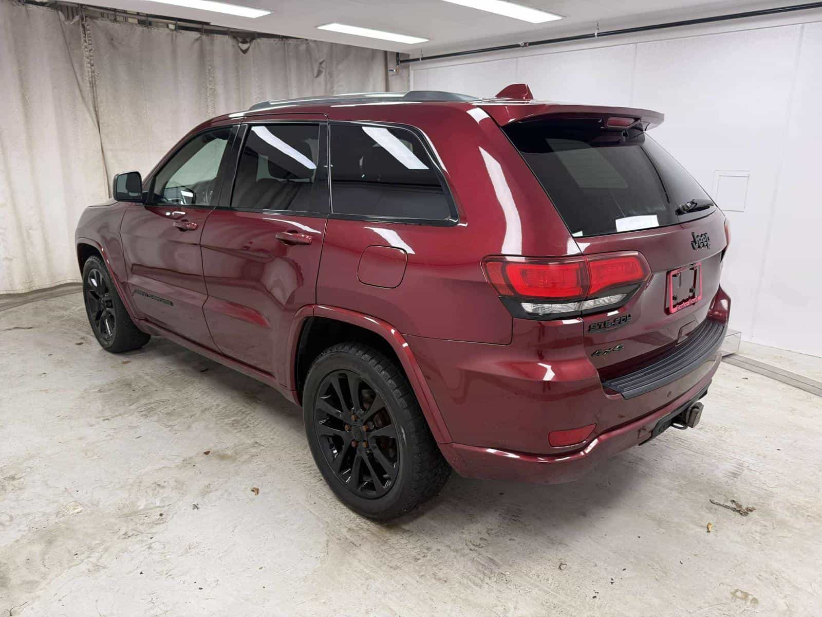 2018 Jeep GRAND CHEROKEE LAREDO/ALT Altitude IV - Image 4