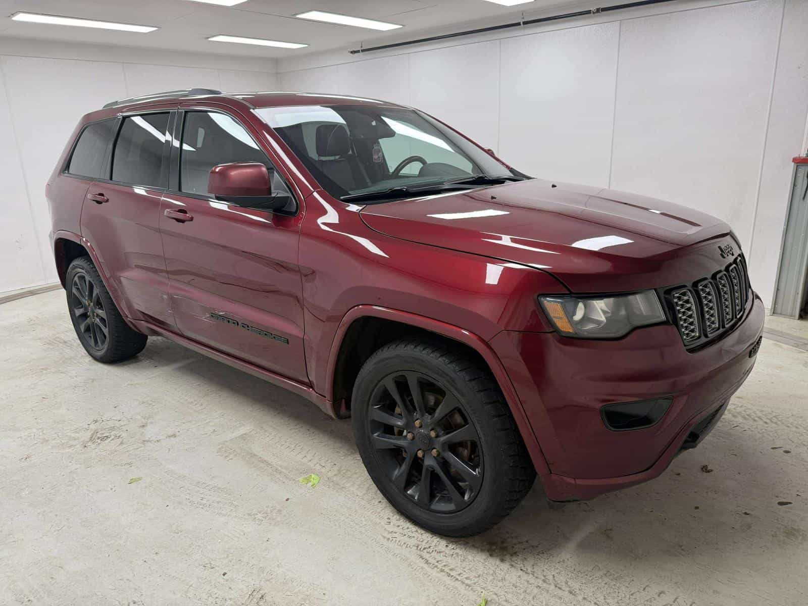 2018 Jeep GRAND CHEROKEE LAREDO/ALT Altitude IV - Image 3