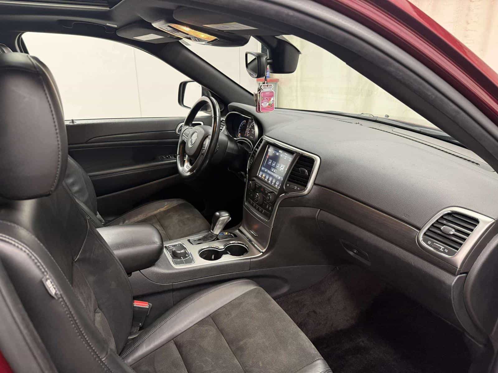 2018 Jeep GRAND CHEROKEE LAREDO/ALT Altitude IV - Image 9