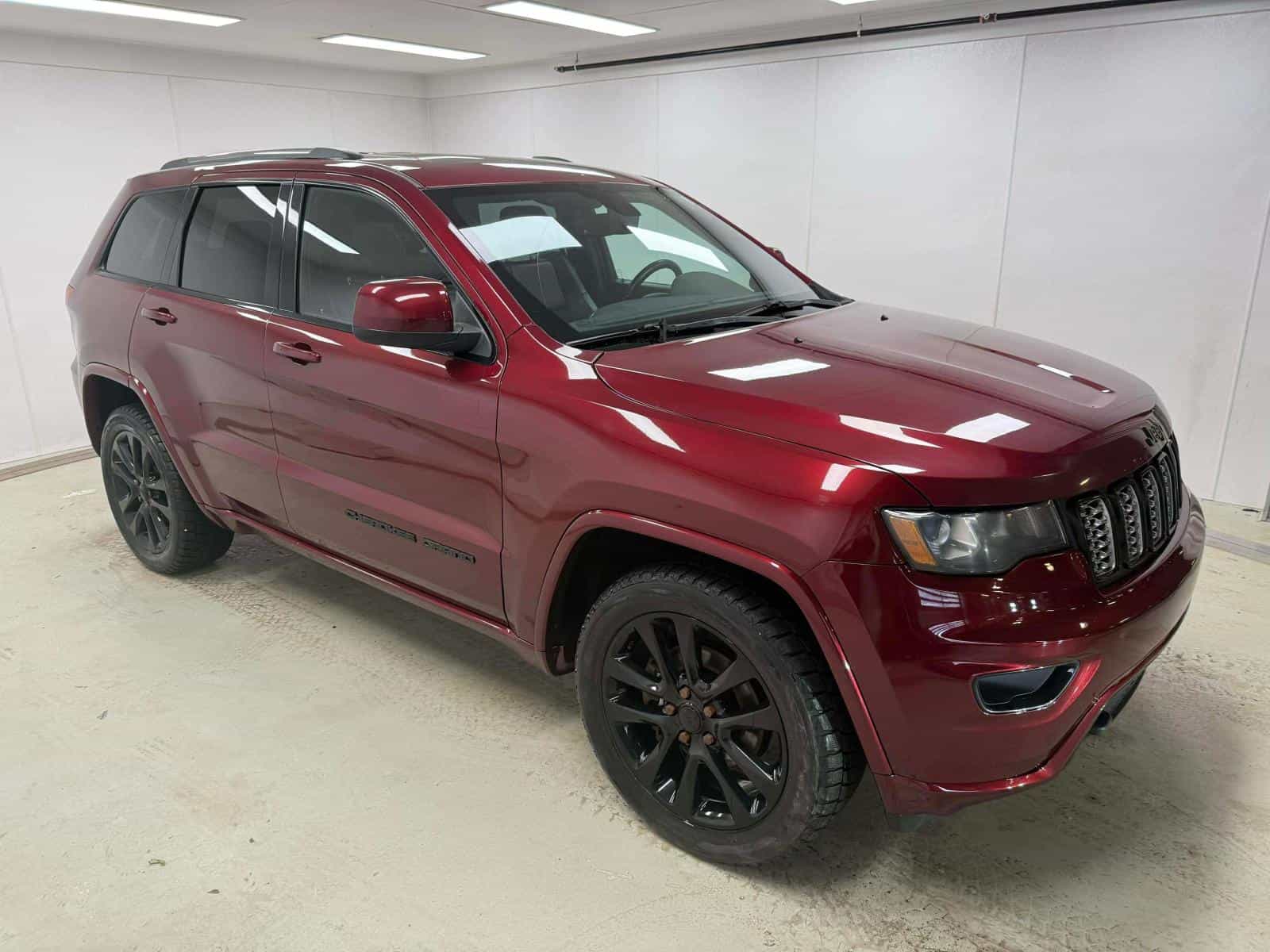 2018 Jeep GRAND CHEROKEE LAREDO/ALT Altitude IV - Image 3