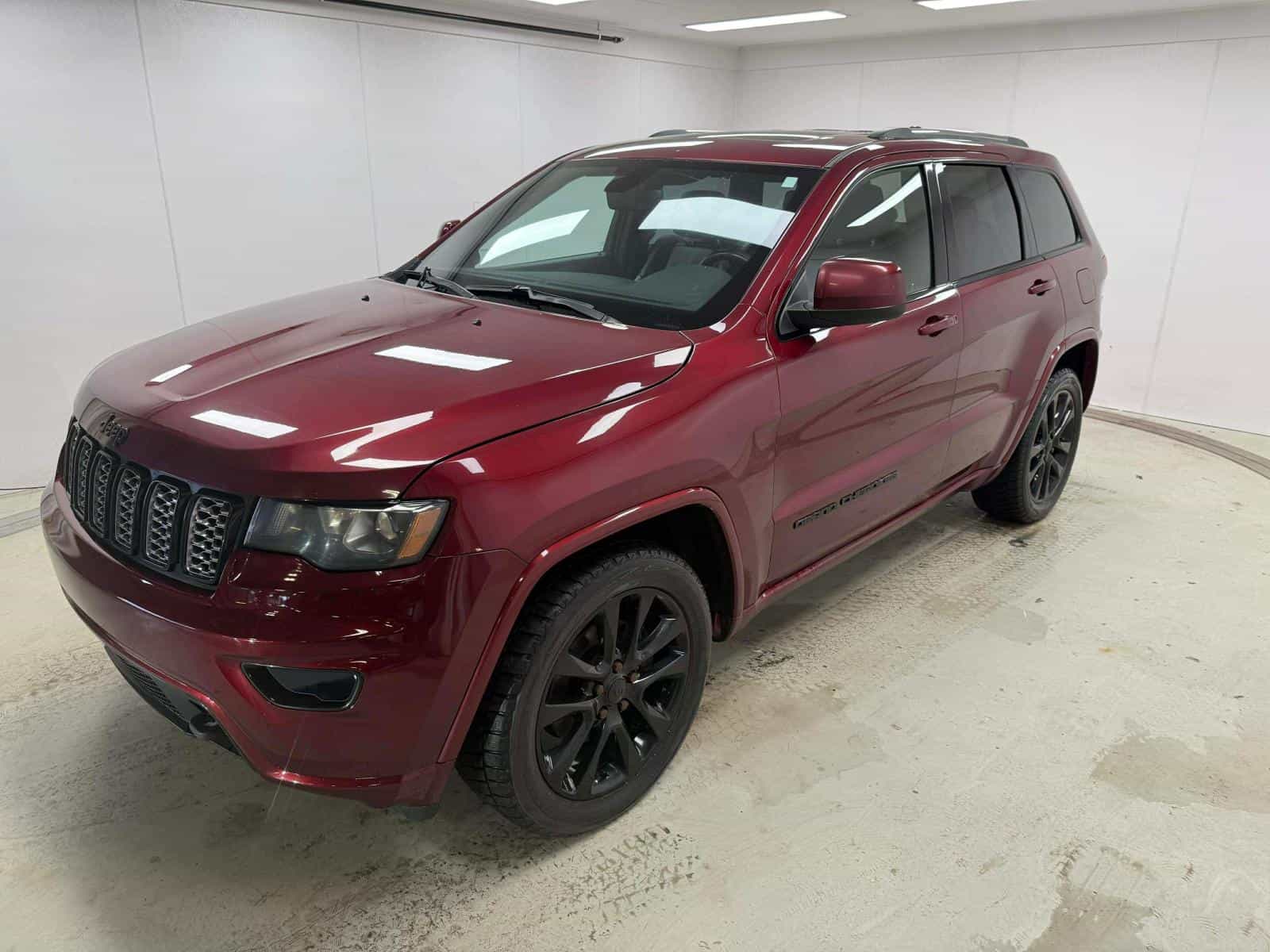 2018 Jeep GRAND CHEROKEE LAREDO/ALT Altitude IV - Image 1
