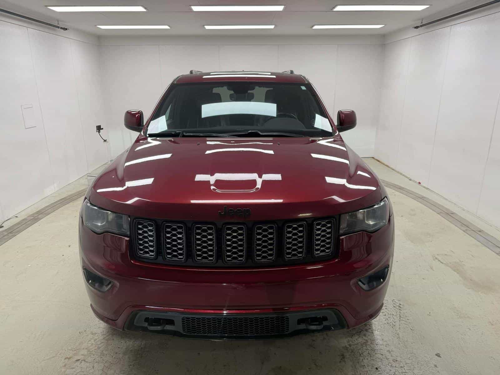 2018 Jeep GRAND CHEROKEE LAREDO/ALT Altitude IV - Image 2