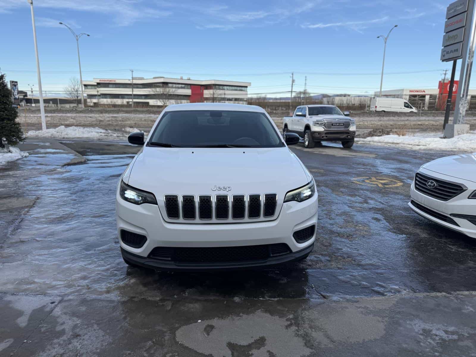 Image 3 Jeep Cherokee Sport Sport 2022