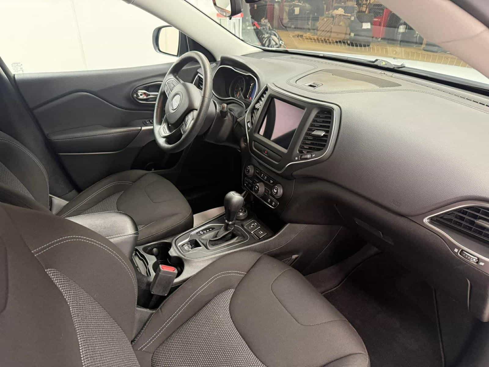 Image 12 Jeep Cherokee Sport 2022