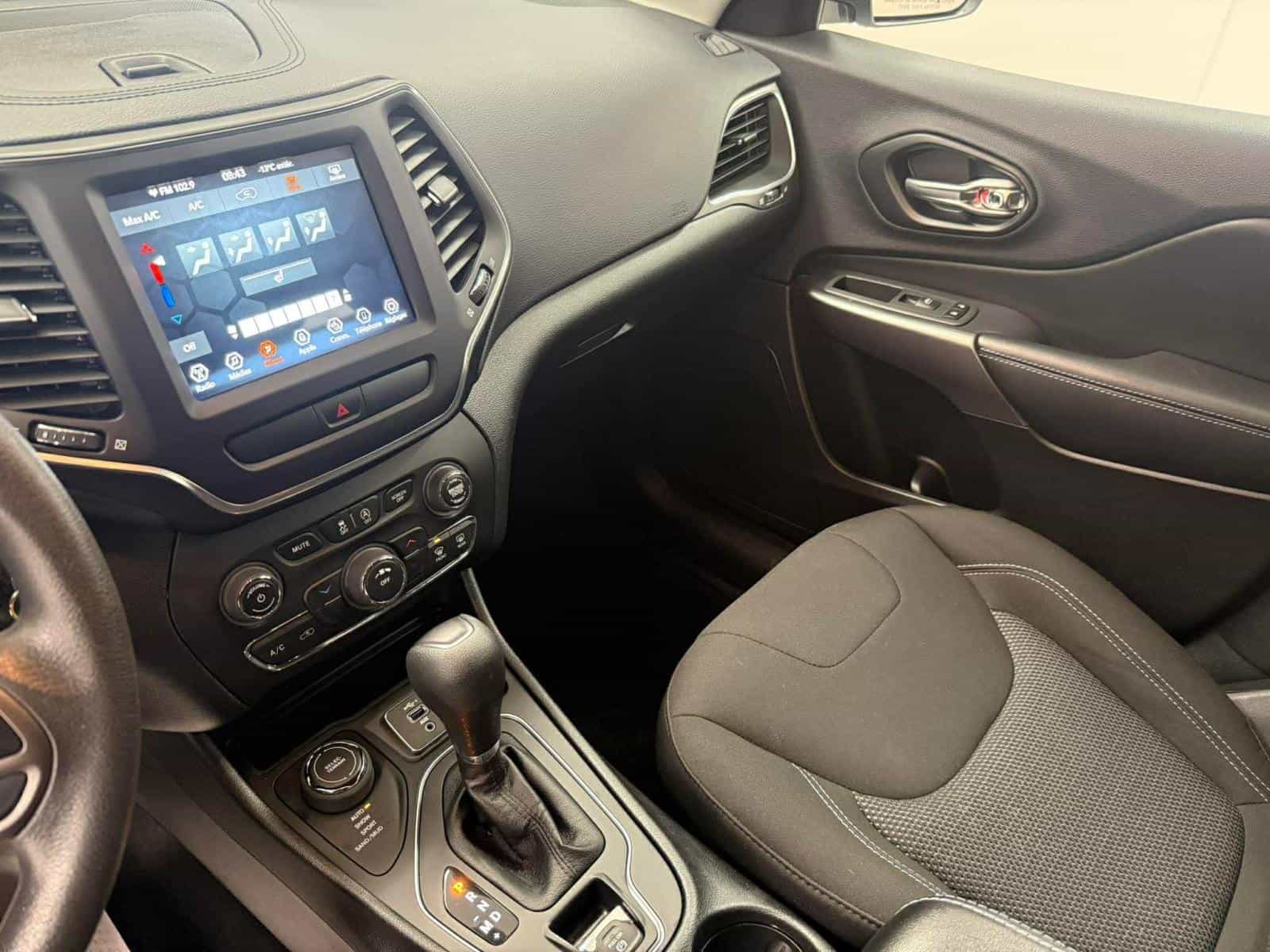 Image 14 Jeep Cherokee Sport 2022