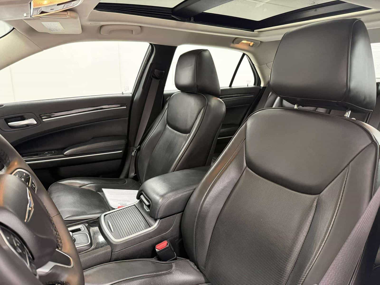 Image 10 Chrysler 300 Touring L Touring L 2023