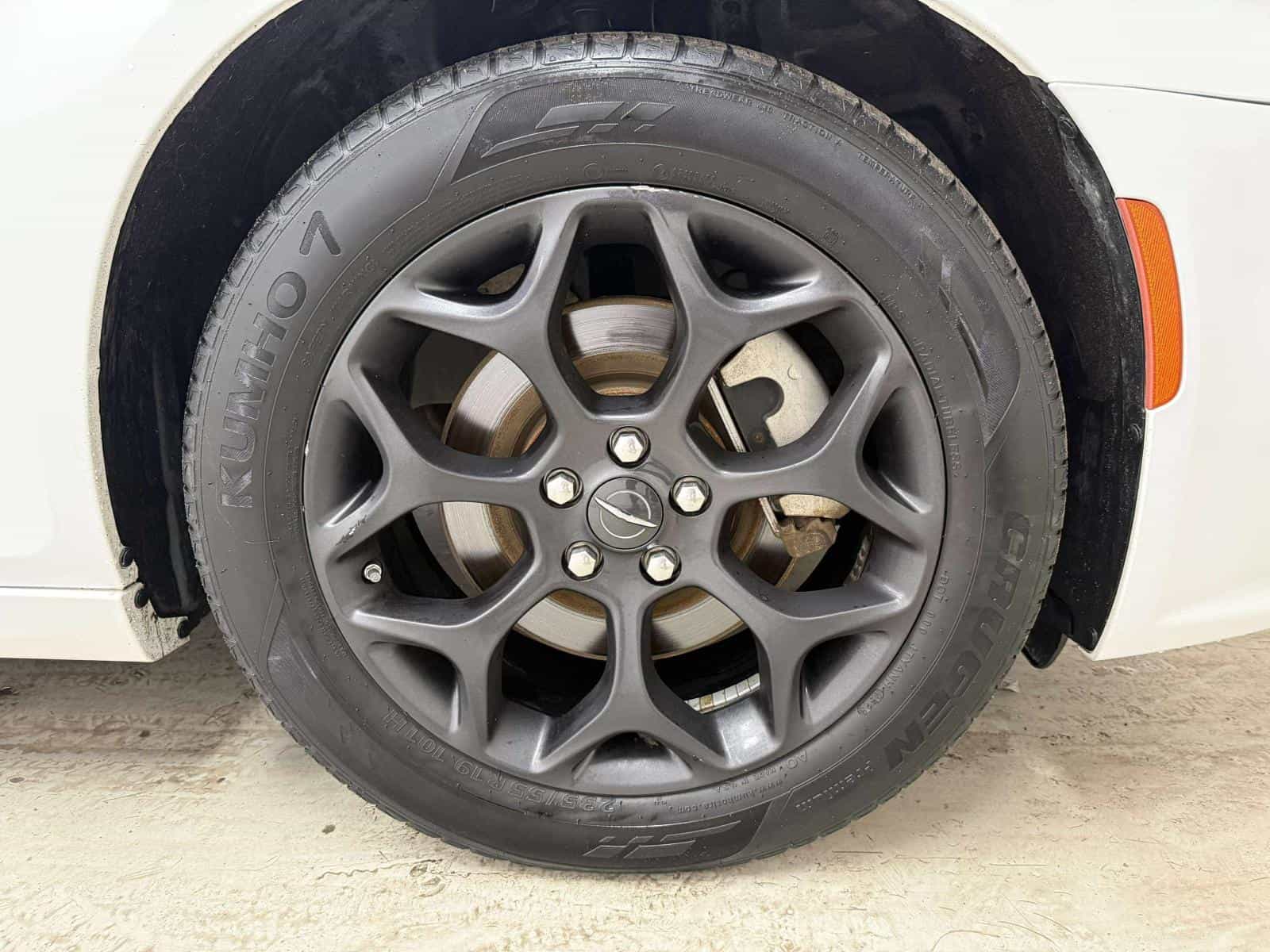 2023 Chrysler 300 Touring L Touring L - Image 6