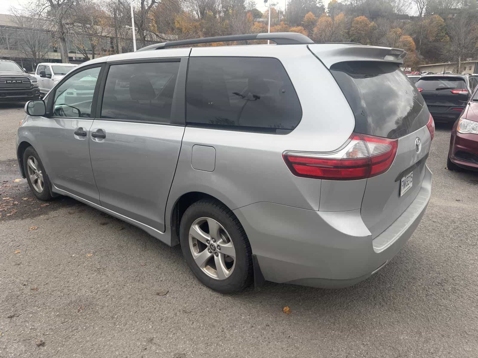 2020 Toyota Sienna L Base - Image 3