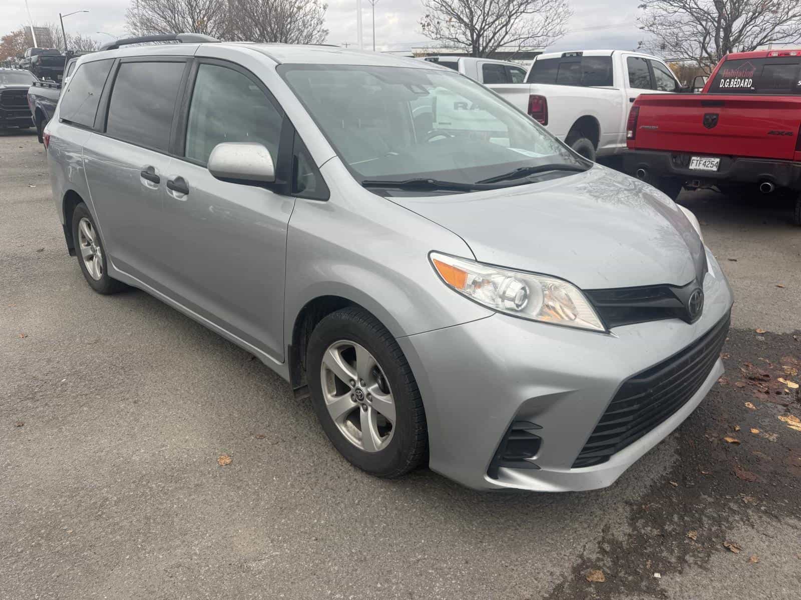 2020 Toyota Sienna L Base - Image 5